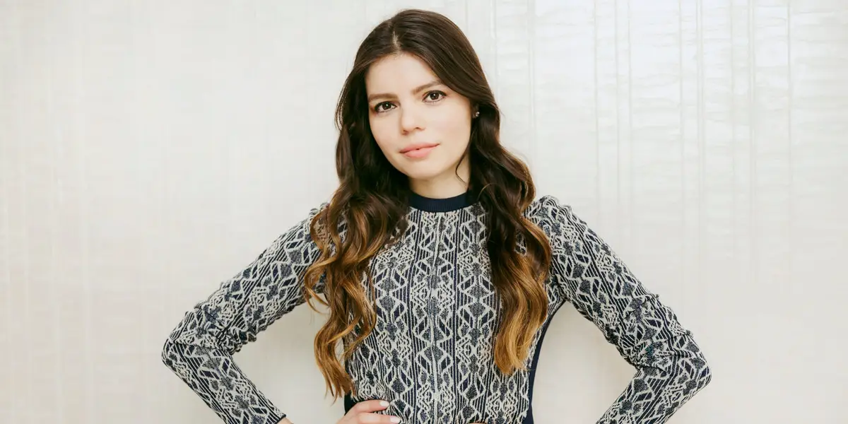 A 29-year-old entrepreneur's side hustle brought in $40 million in a year. Now she wants to help oth