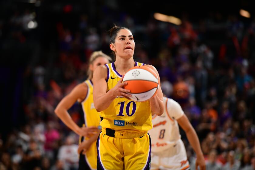 Kelsey Plum's 28 points helps Sparks end losing streak