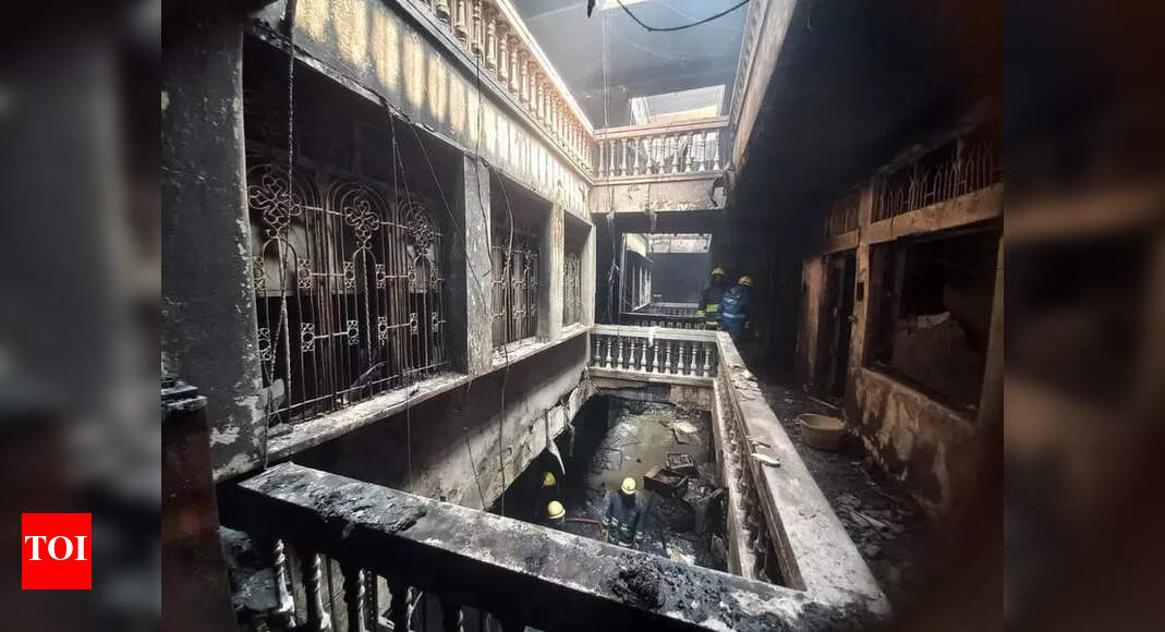 17 of jeweller’s family die in inferno at Gulzar Houz | Hyderabad News