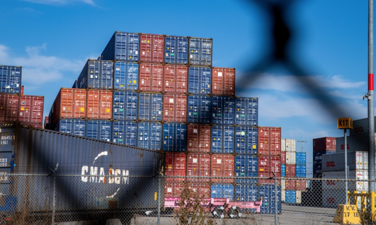 US Business Sentiment Improves Despite Ongoing Tariff Pressures