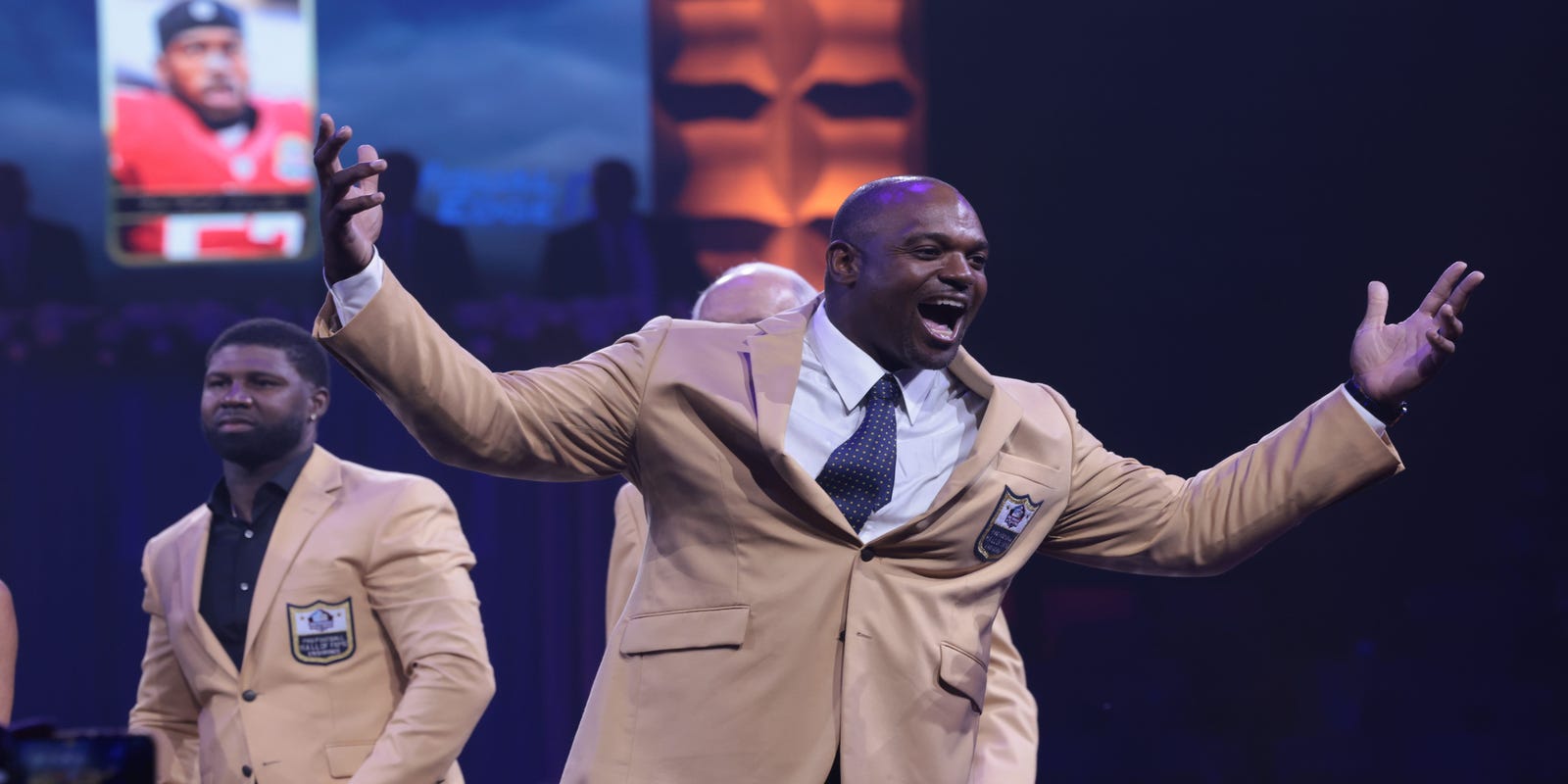 Hall of Famer Dwight Freeney is guest speaker for Coastal Empire High School Sports Awards