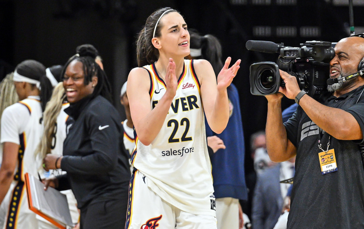 Caitlin Clark Fans Fume Over Yahoo Sports’ Controversial Paige Bueckers Post
