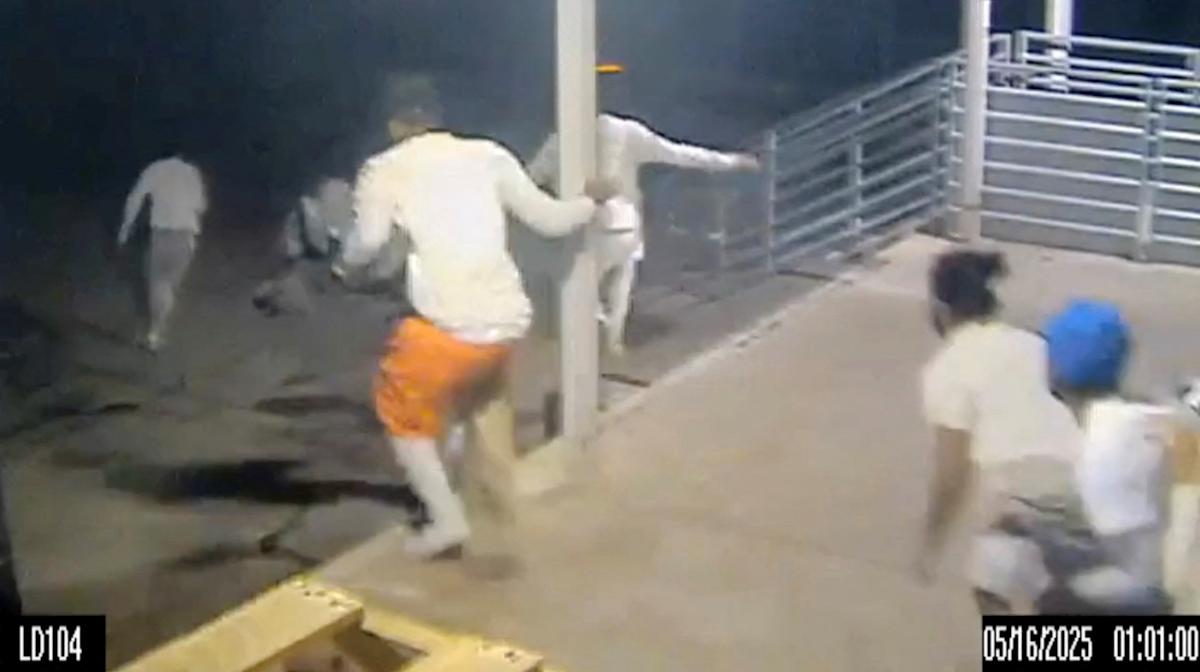 New Orleans jail escape: Employee arrested, accused of helping 10 inmates break out; 6 still on the run