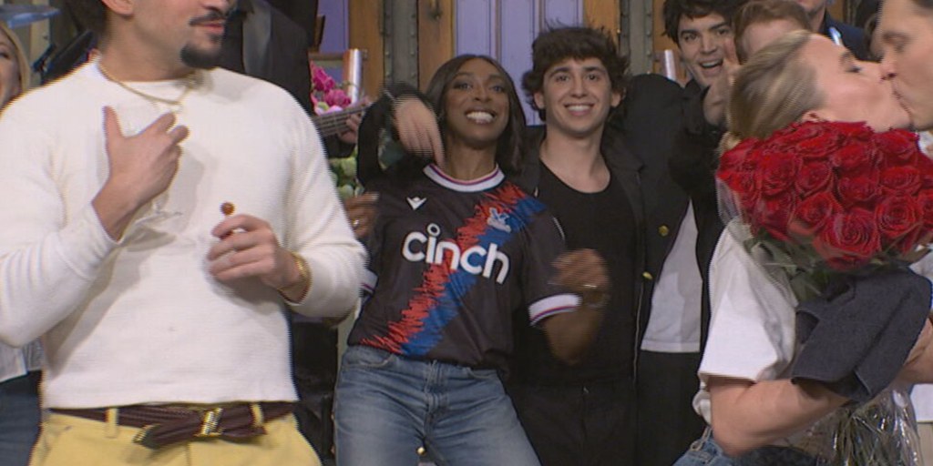 'SNL' star Ego Nwodim sports Crystal Palace shirt after cousin Eberechi Eze leads team to FA Cup win