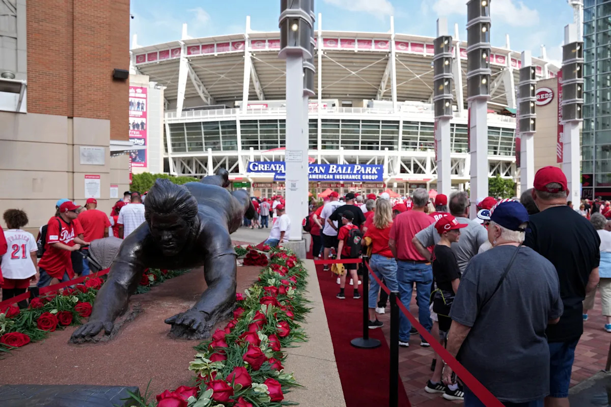 Reds celebrate 'Pete Rose Night' after MLB all-time hits leader's removal from ineligible list