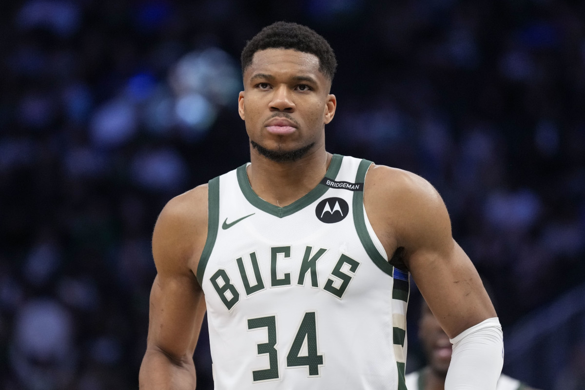 NBA Fans React to Giannis Antetokounmpo's Message During Trade Buzz