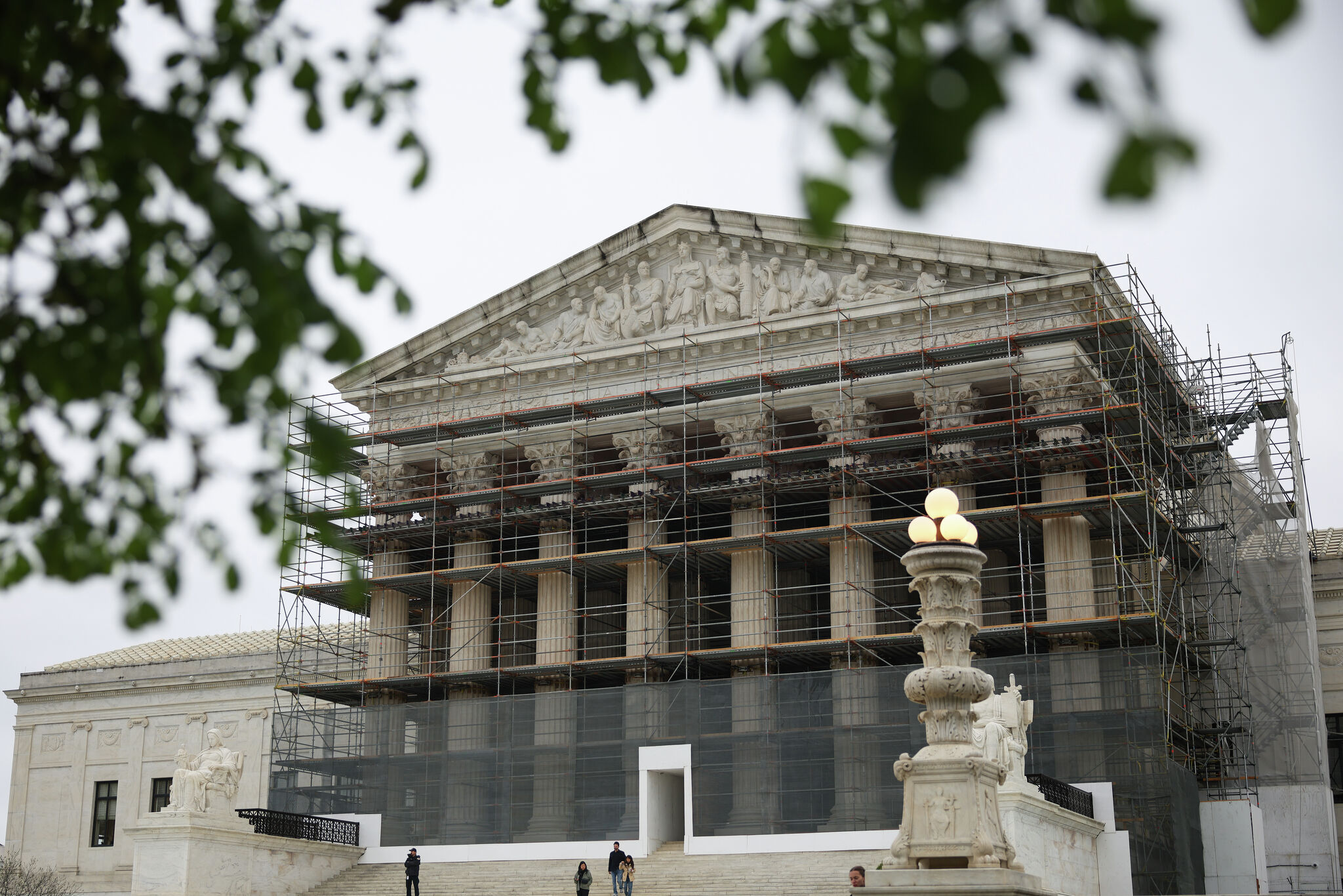 Supreme Court overrules SF judge on Venezuela deportations