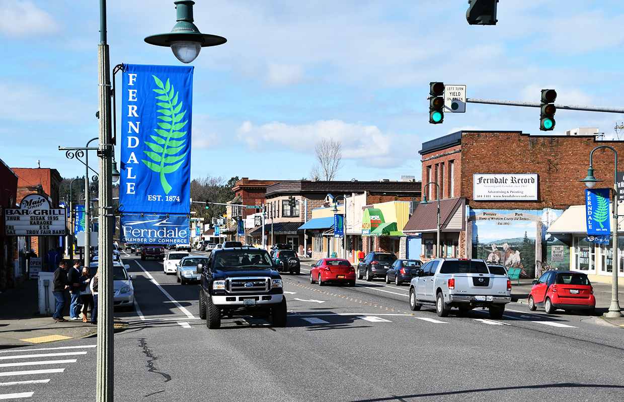 Lifestyle Lookout: Downtown Distilled, Holi Festival and Garden Tours
