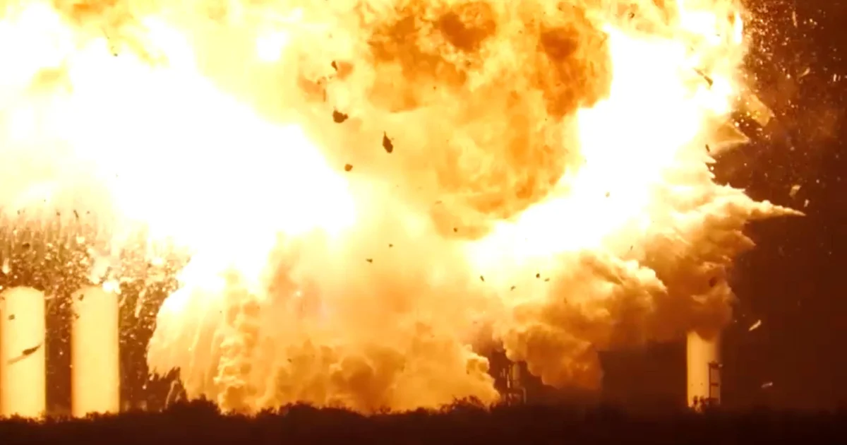 Video shows SpaceX Starship explosion at Texas launch site