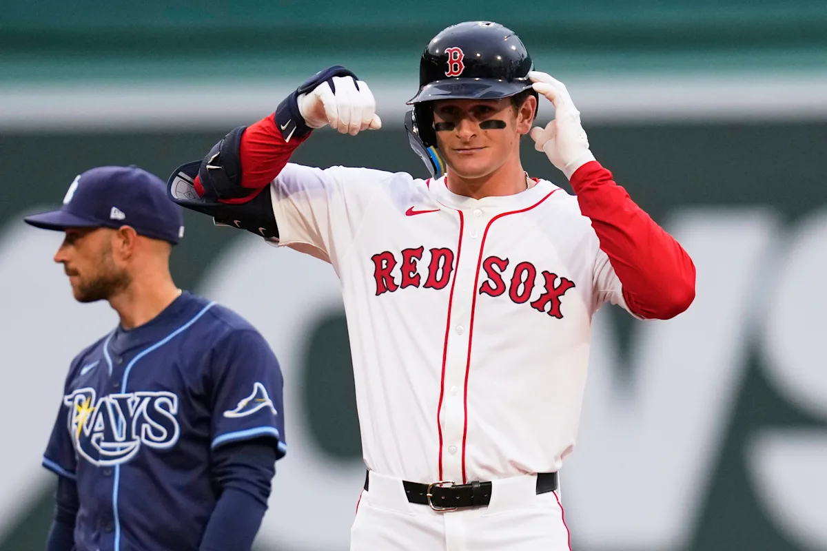 Roman Anthony's first MLB hit is a 2-run double that propels Red Sox past Rays