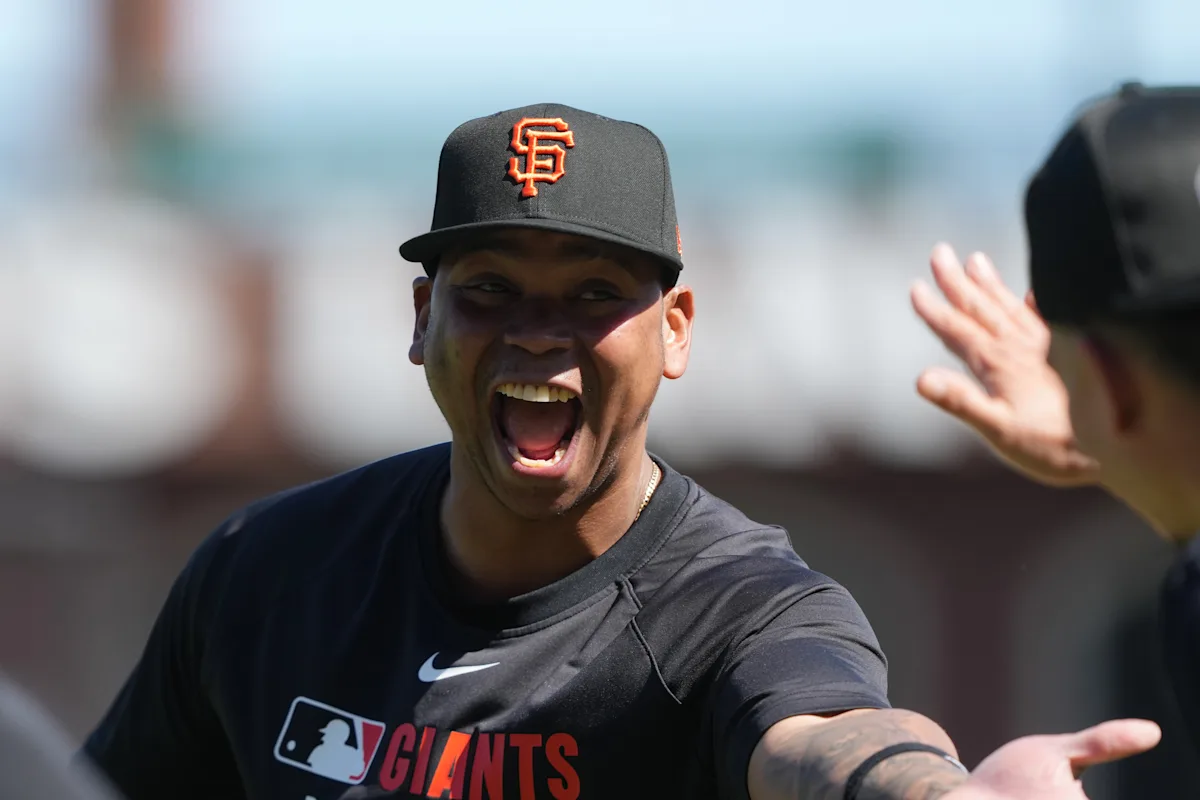 Watch: Rafael Devers homers against the Red Sox for his first home run with the Giants