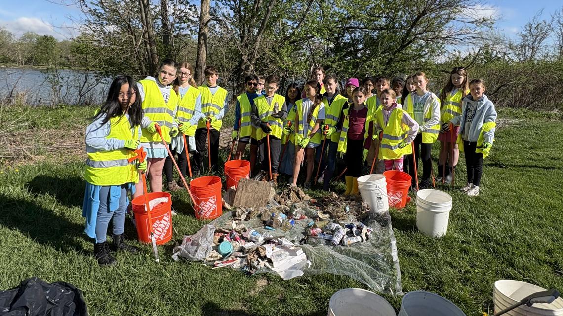 Hull Prairie Intermediate earns national Green Flag Award for environmental action