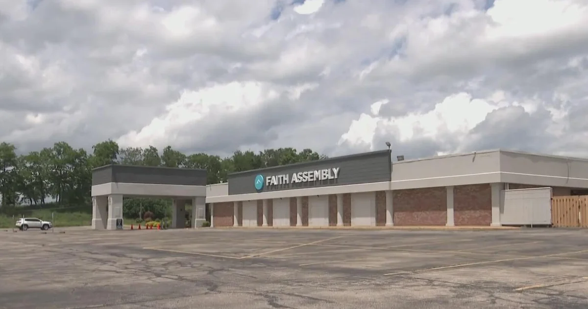 Feud brewing between church and business plaza over parking lot