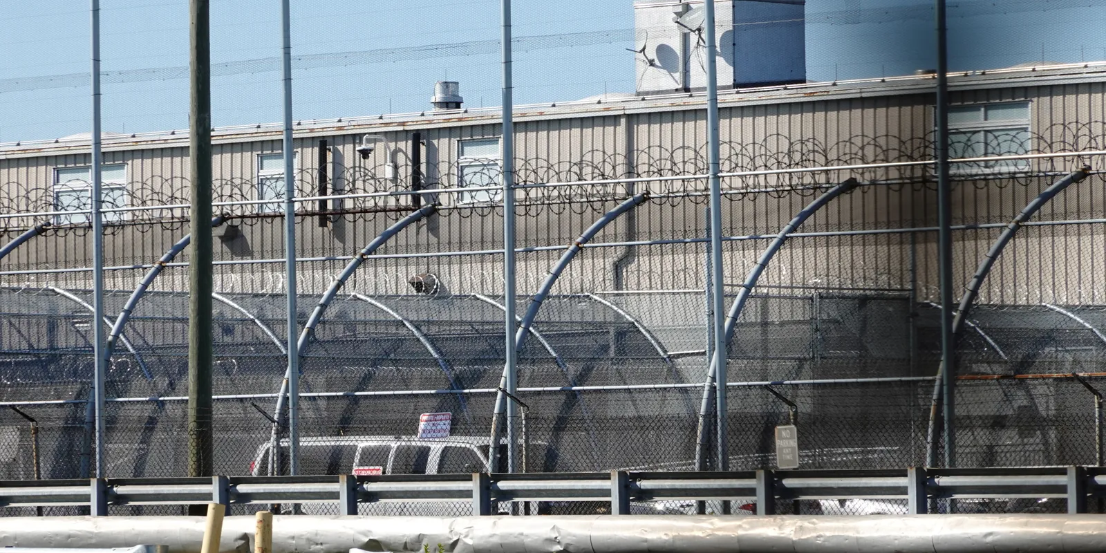4 escape New Jersey immigrant detention facility, search ongoing