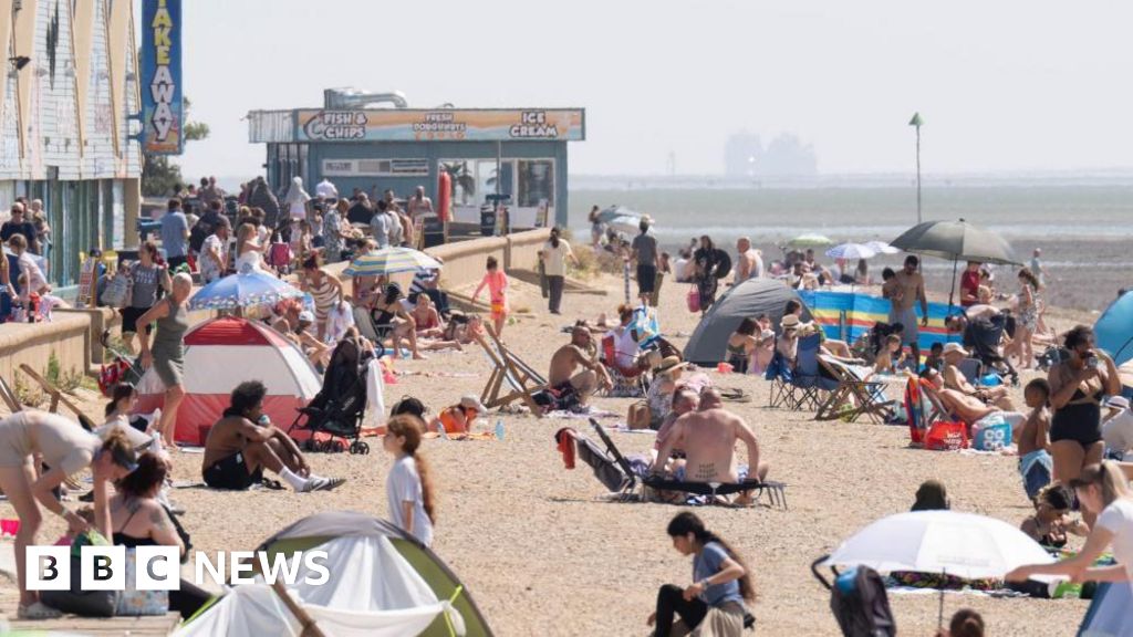 Amber heat health alerts issued as temperatures to soar