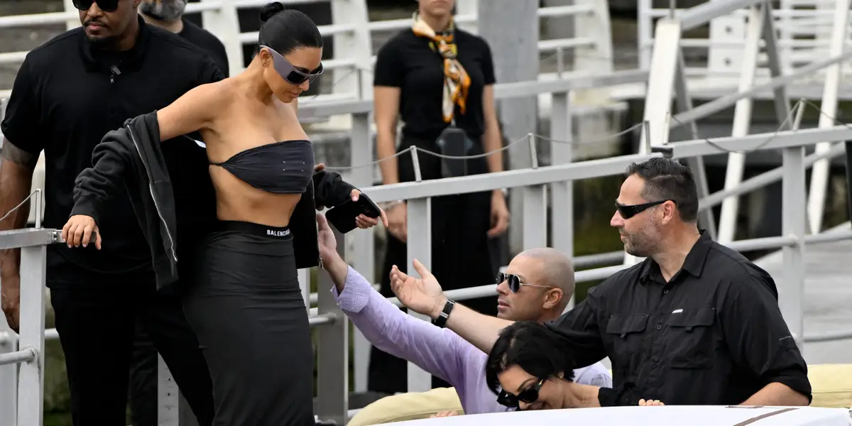 Private jets are starting to flood into Venice as celebrities and titans of business arrive for Jeff Bezos' wedding