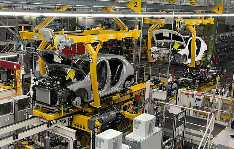 German business activity returns to growth in June, PMI shows