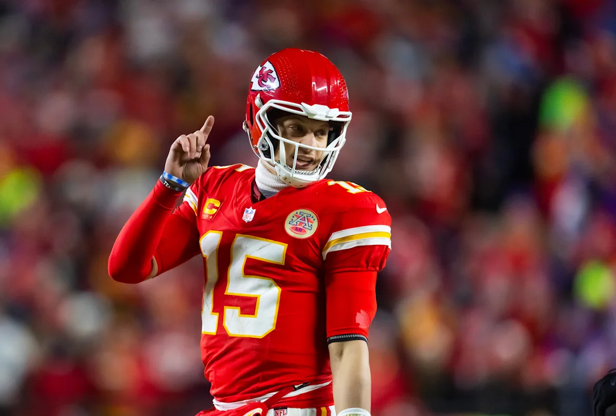 Yahoo! Sports analyst ranks Chiefs Patrick Mahomes as the top QB going into 2025