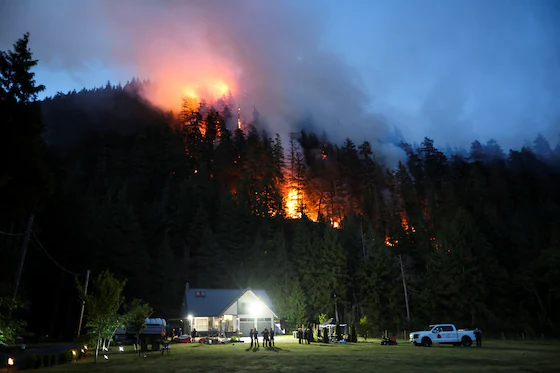Wildfire threatens Squamish, B.C., as Environment Canada warns of more fires this summer