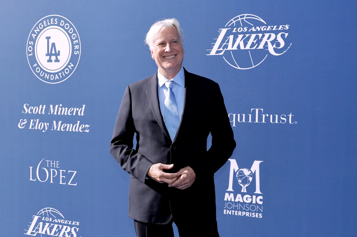 Will Mark Walter’s Dodgers success translate with the Lakers?