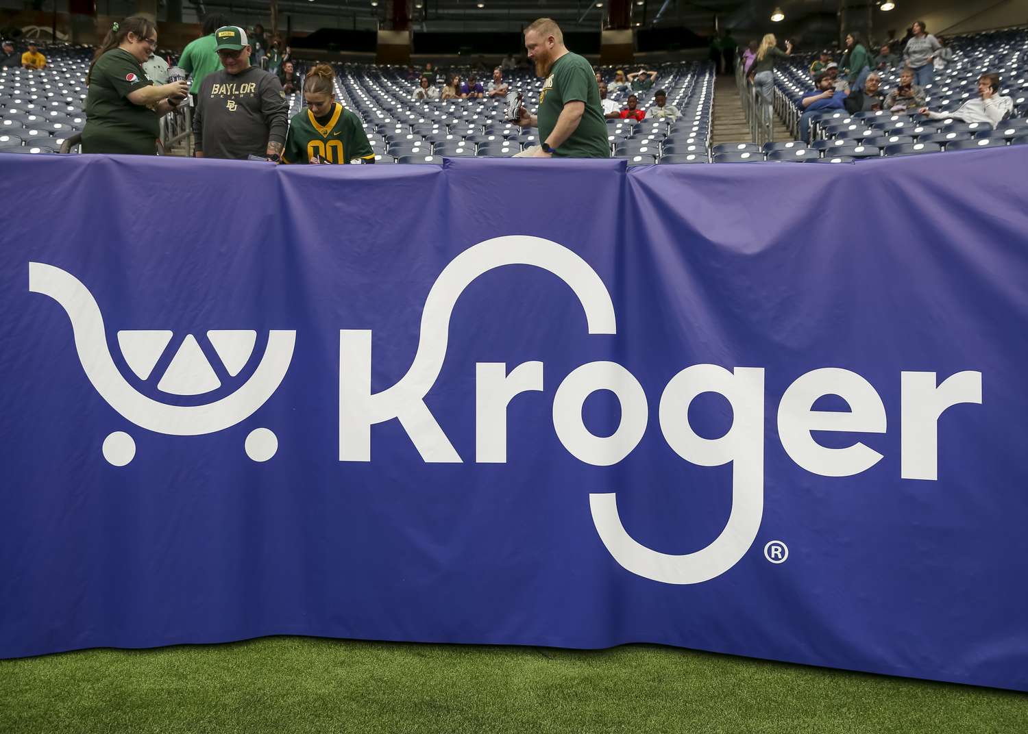 Kroger Tops Profit Estimates, Sales Fall Short in 'Uncertain' Environment