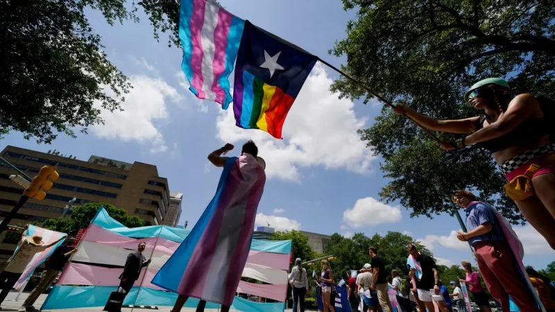 Abbott signs bill requiring health plans cover detransition, if they cover gender transition