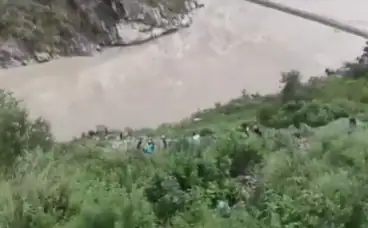 Bus carrying tourists falls into Alaknanda river on Badrinath highway