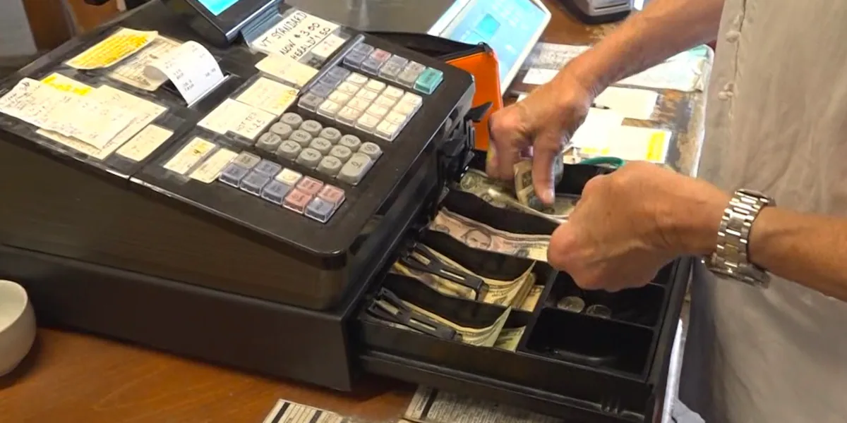 Vermont business owner creates financial literacy course for kids