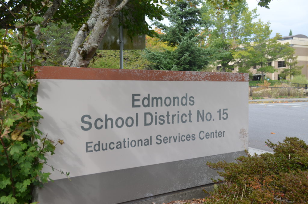 Edmonds School Board to recognize spring sports athletes June 10