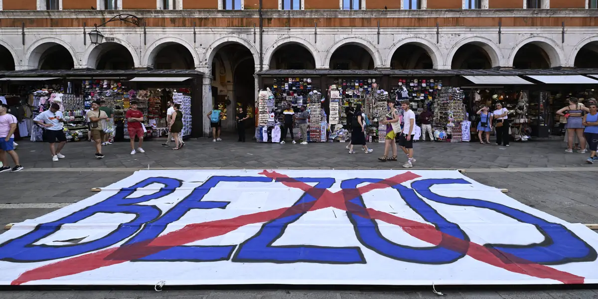 Photos show Venice locals protesting Jeff Bezos and Lauren Sánchez's wedding: 'No space for Bezos'
