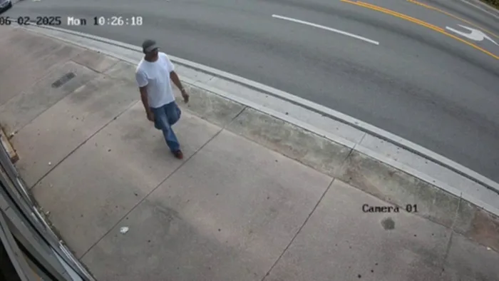 Caught on camera: Suspect sought in armed robbery at Miami business