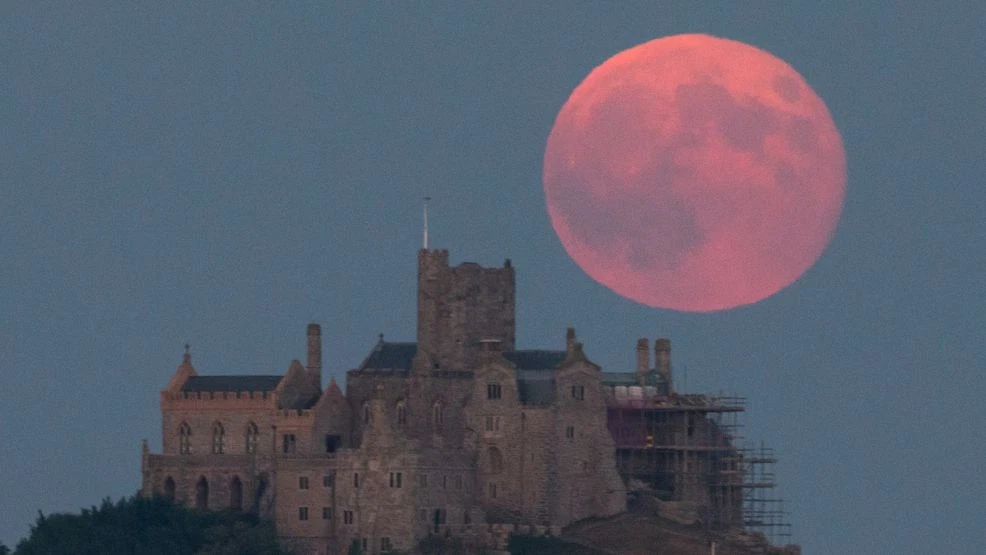 June's 'strawberry moon' will be the lowest full moon in nearly 2 decades