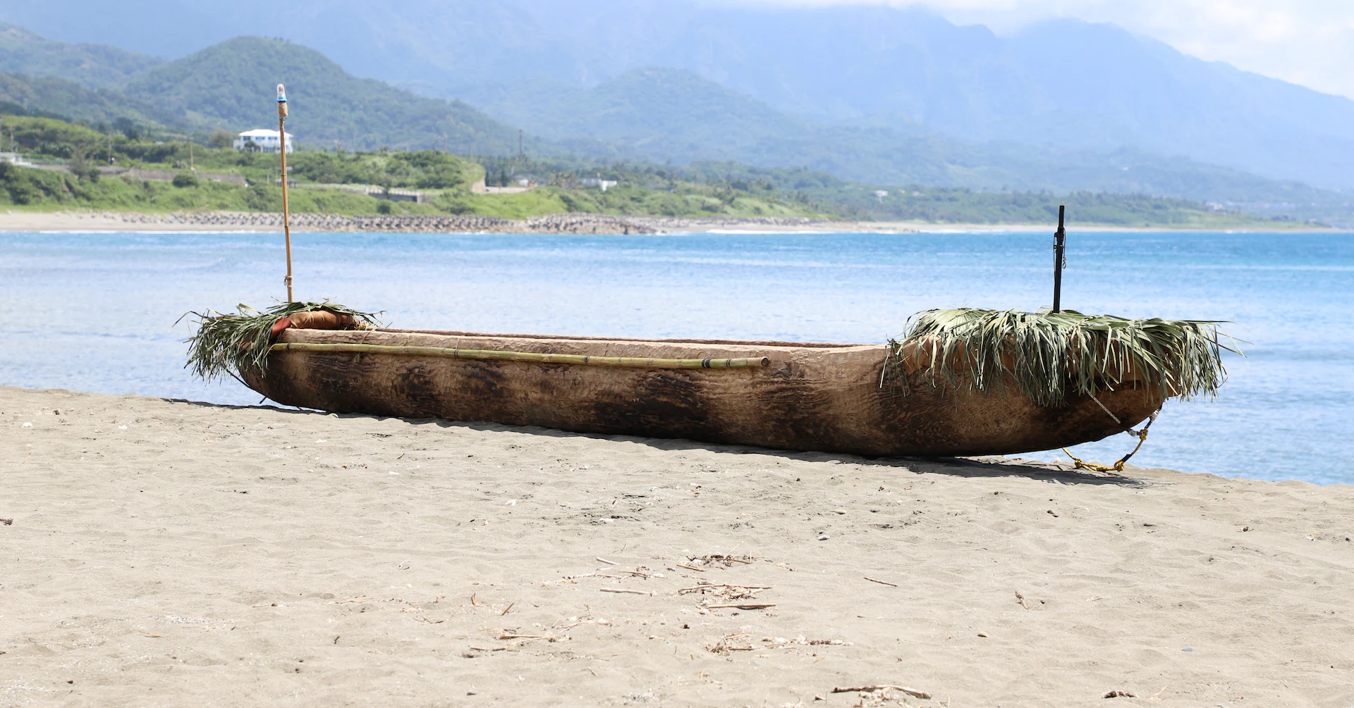 With a primitive canoe, scientists replicate prehistoric seafaring