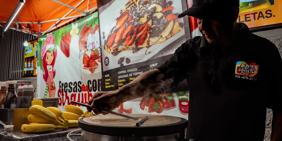 LA's immigrant street vendors fear ICE raids but are still slinging tacos