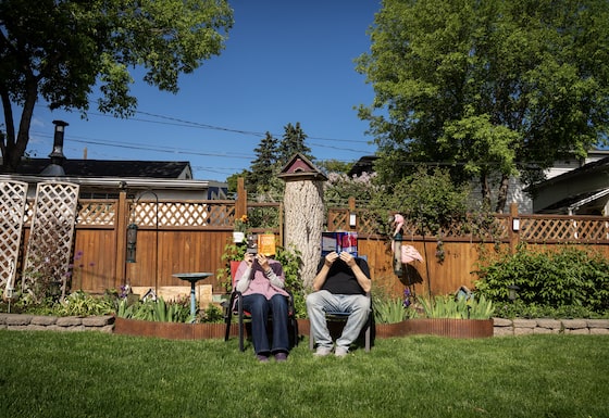 With his health concerns, should Pablo, 59, take his pension as cash when he retires?
