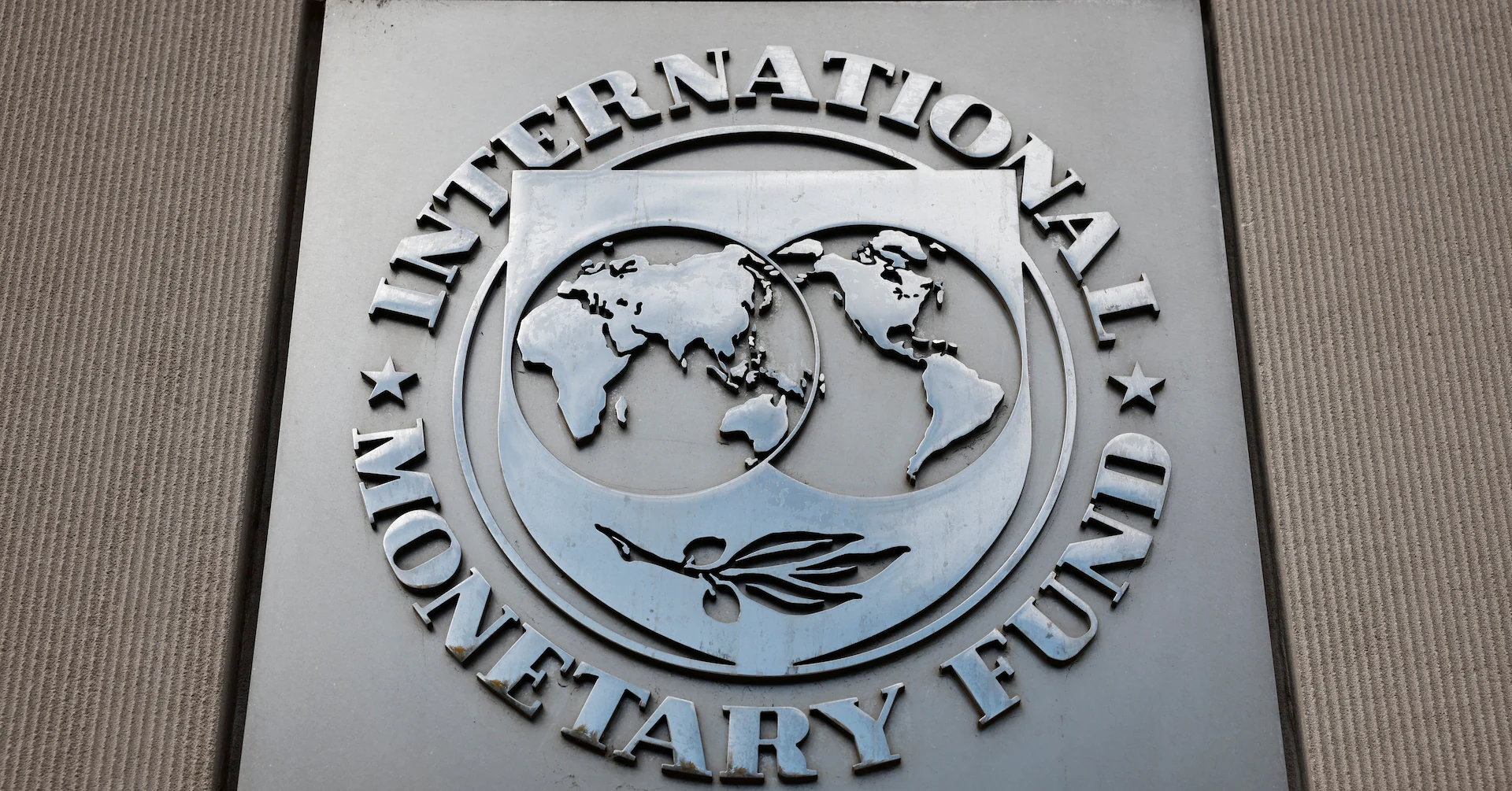 IMF mission to travel to Argentina to review $20 bln program on Tuesday