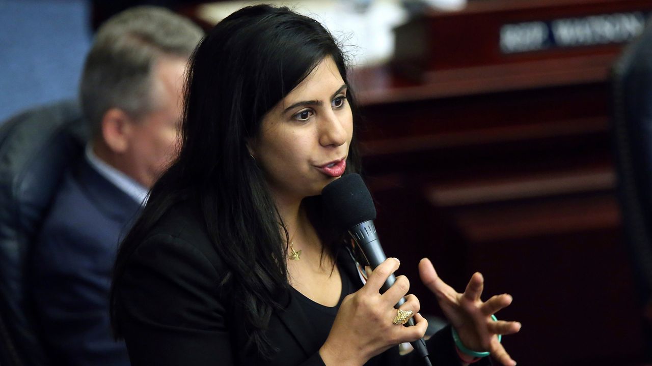 New travel ban goes into effect as a Florida leader reacts