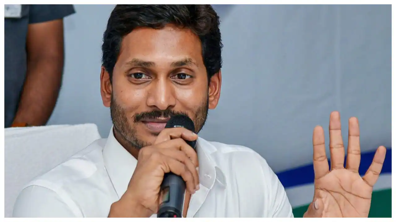 YSRCP chief Jagan Reddy gets court relief in convoy death case