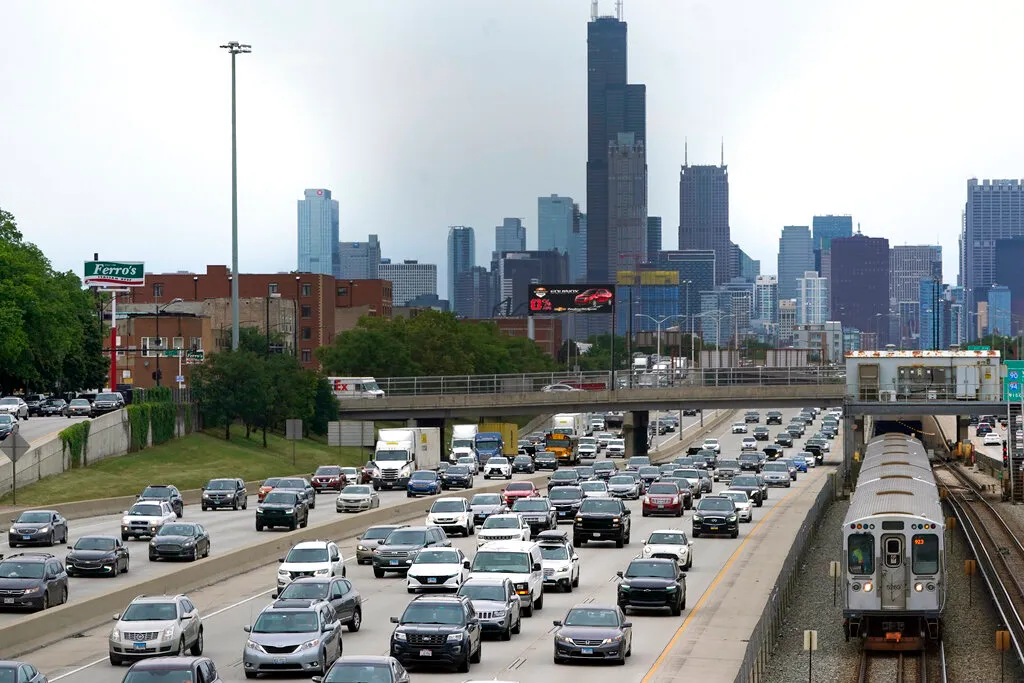 Traveling for July Fourth? When to expect the worst traffic, busiest airports