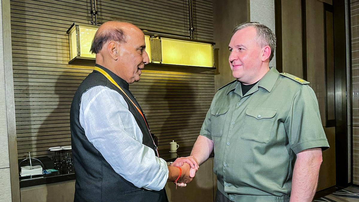 SCO summit: Rajnath meets Belarus Defence Minister in Qingdao