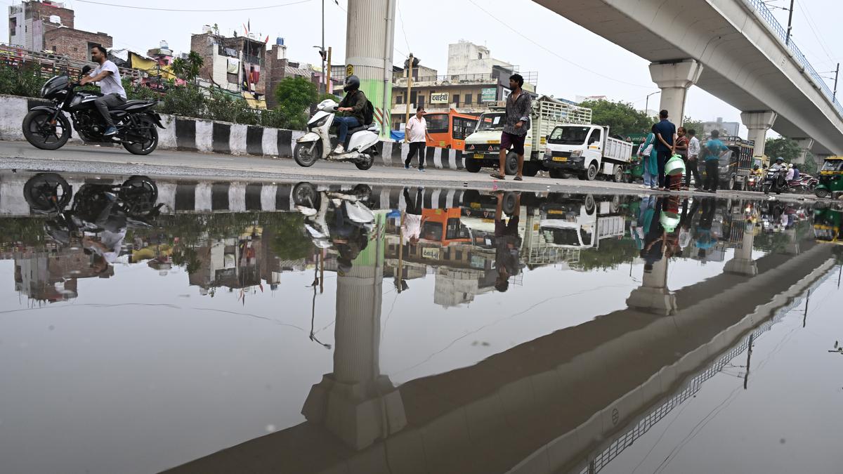 IMD issues 'yellow' warning for rain, thunderstorm in Delhi on Monday