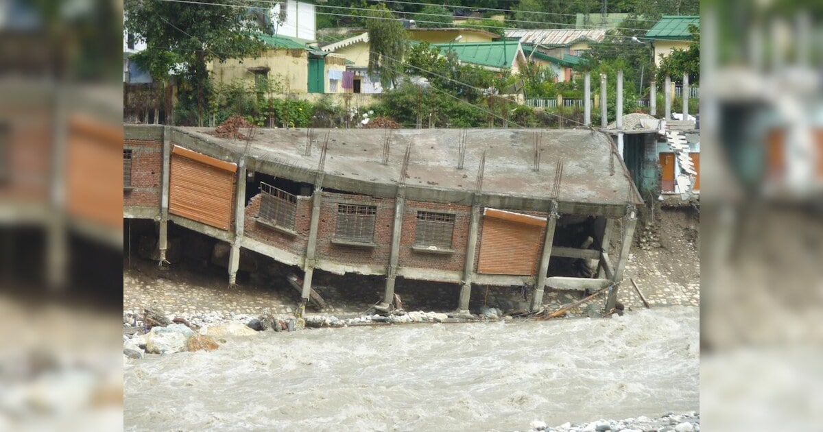 6 missing as flash floods hit Himachal, rescue operations resume