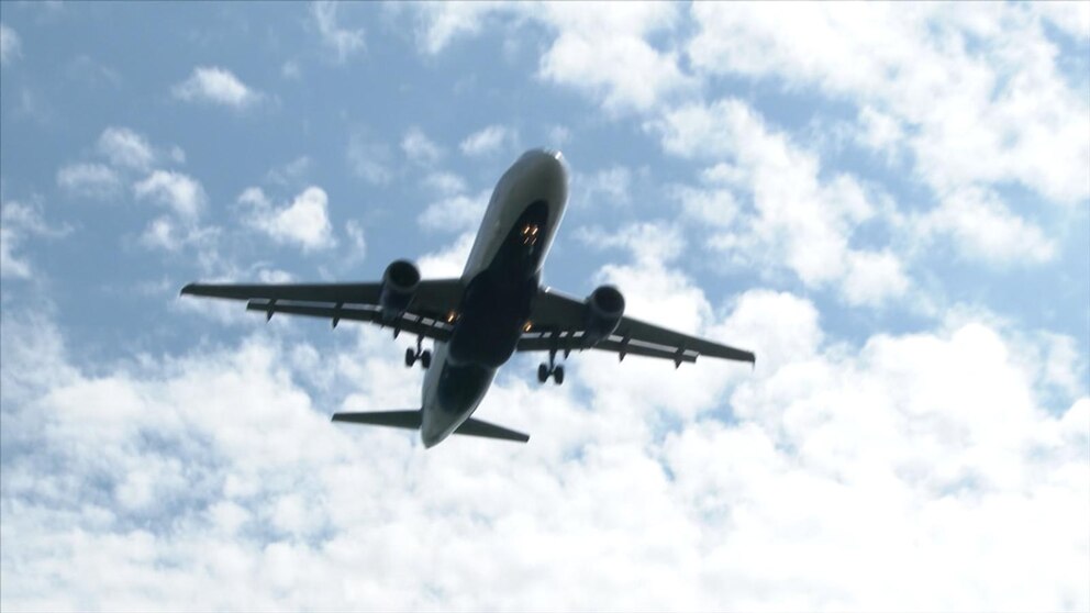 Video Lingering delays kick off holiday travel rush