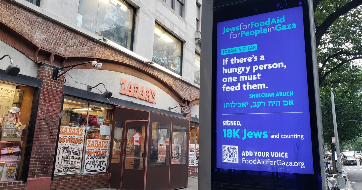 Hundreds of U.S. rabbis, Jewish celebrities back Gaza food aid campaign
