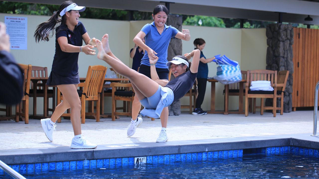 Kara Kaneshiro outdels Ava Cepeda for Manoa Cup women's championship