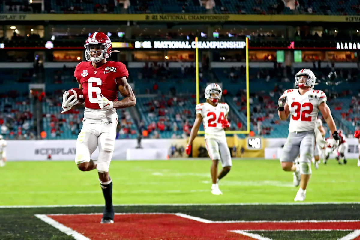 Top 10 all-time leading receivers in Alabama football history