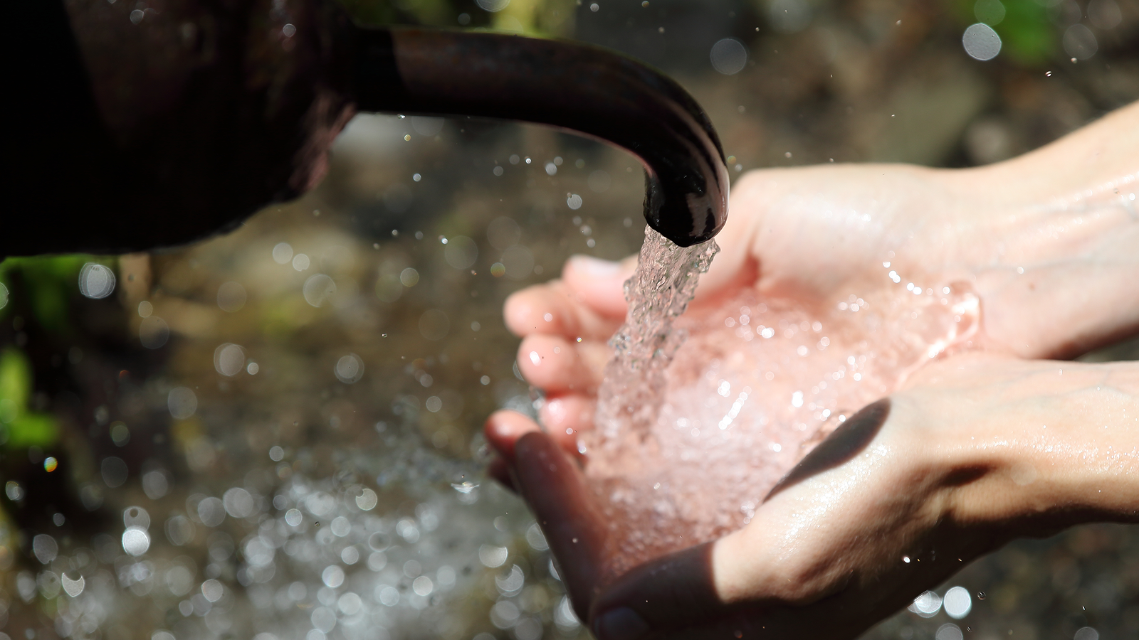 MIT's high-tech ‘bubble wrap’ turns air into safe drinking water — even in Death Valley