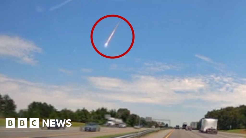 Large fireball seen shooting across sky over Southeastern US
