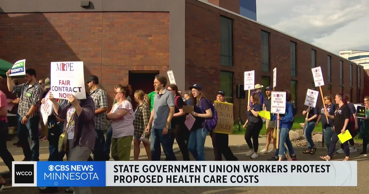 Minnesota government workers protest potential increase in health care