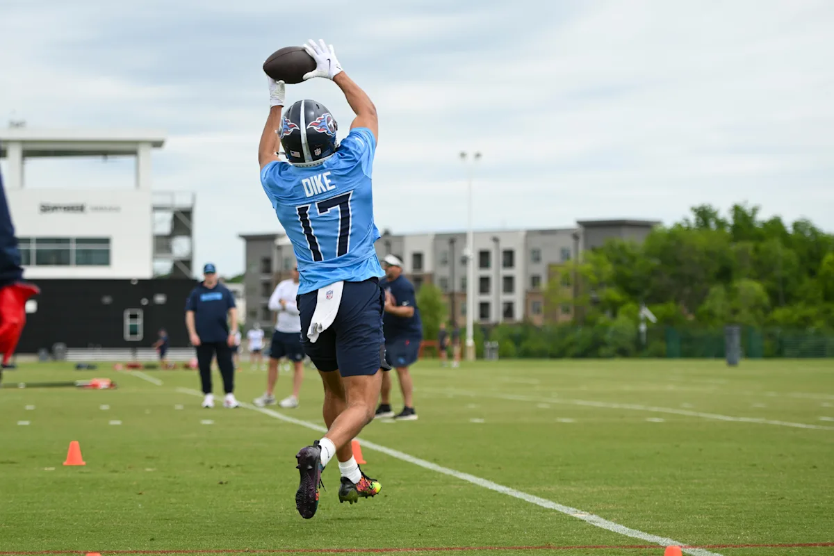 Titans' Chimere Dike lands on preseason All-Rookie team